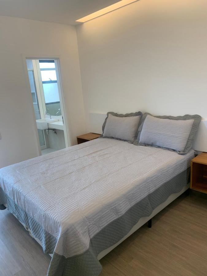 Flat Com 65 Metros; Sala; Duas Suites; Cozinha Recem-Reformado Rio de Janeiro Exterior photo