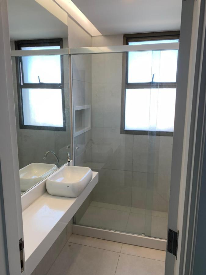 Flat Com 65 Metros; Sala; Duas Suites; Cozinha Recem-Reformado Rio de Janeiro Exterior photo